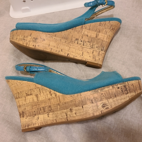 A.n.a. A New Approach Size 8.5 Platform Wedges - Picture 8 of 11